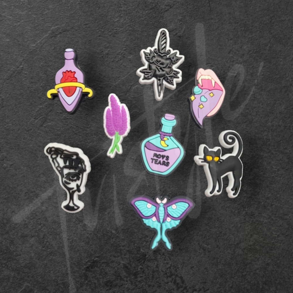 ⭐️4/$25⭐️ 8 Gothic Themed Shoes Charms